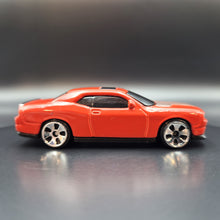 Load image into Gallery viewer, Maisto 2008 Dodge Challenger SRT8 Red 2009 Fresh Metal