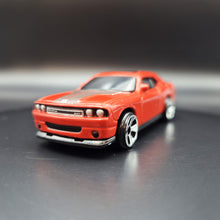 Load image into Gallery viewer, Maisto 2008 Dodge Challenger SRT8 Red 2009 Fresh Metal