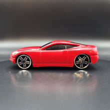 Load image into Gallery viewer, Maisto 2012 V7 Red Fresh Metal 1:64