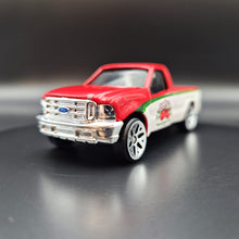 Load image into Gallery viewer, Maisto 2016 Ford F-350 Super Duty Pickup Red/White 1:64