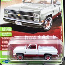 Load image into Gallery viewer, Auto World 2021 1983 Chevy Silverado 10 Fleetside Premium Series Release 3 B Version