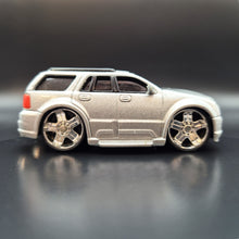 Load image into Gallery viewer, Hot Wheels 2004 Lincoln Navigator Silver Hot Tunerz 1:55 - Rare
