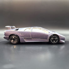 Load image into Gallery viewer, Bburago 1994 Lamborghini Diablo VT Violet 1:43 Die Cast