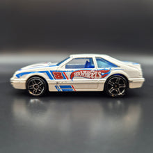 Load image into Gallery viewer, Hot Wheels 2011 '92 Ford Mustang Pearl White #159 HW Racing 9/10