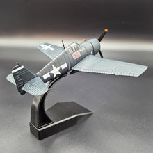 Load image into Gallery viewer, 1942 U.S Navy Grumman F6F-5 Hellcat Fighter 1:72 Die Cast Plane