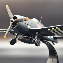 Load image into Gallery viewer, 1942 U.S Navy Grumman F6F-5 Hellcat Fighter 1:72 Die Cast Plane