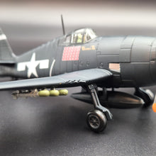 Load image into Gallery viewer, 1942 U.S Navy Grumman F6F-5 Hellcat Fighter 1:72 Die Cast Plane