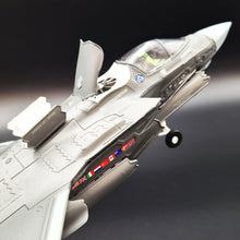 Load image into Gallery viewer, 2009 Lockheed Martin F-35B Lightning II US Marines Die Cast Plane 1:72