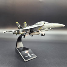 Load image into Gallery viewer, 2005 Boeing FA-18F Super Hornet US Navy Die Cast Plane 1:100