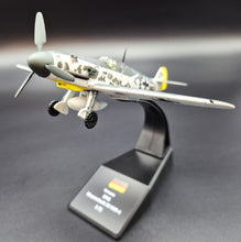 Load image into Gallery viewer, 1942 German Air Force Messerschmitt Bf109F-4 Grey 1:72 Fighter Die Cast Plane