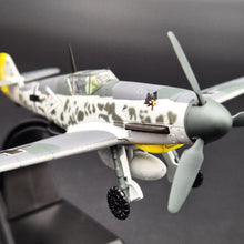 Load image into Gallery viewer, 1942 German Air Force Messerschmitt Bf109F-4 Grey 1:72 Fighter Die Cast Plane