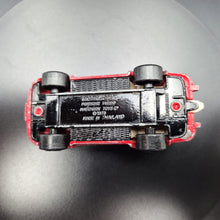 Load image into Gallery viewer, Matchbox 1990 Porsche Turbo Red #3 1-75 Series