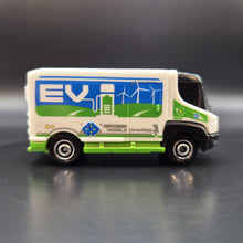 Load image into Gallery viewer, Matchbox 2022 '09 International eStar White/Green MBX Electric Drivers 5 Pack