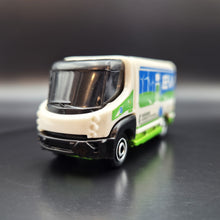 Load image into Gallery viewer, Matchbox 2022 '09 International eStar White/Green MBX Electric Drivers 5 Pack