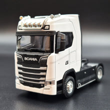 Load image into Gallery viewer, Explorafind 2023 Scania S730 V8 S-Sleeper Highline Truck White 1:50 Die Cast Truck