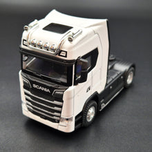Load image into Gallery viewer, Explorafind 2023 Scania S730 V8 S-Sleeper Highline Truck White 1:50 Die Cast Truck