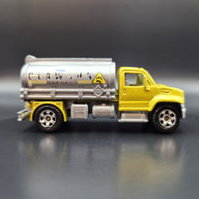 Load image into Gallery viewer, Matchbox 2009 Utility Truck Yellow Service Centre 5 Pack Exclusive