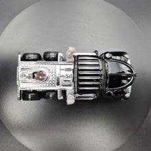 Load image into Gallery viewer, Matchbox 2011 International Lonestar Cab Black Super Convoy MBSCX004