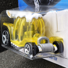 Load image into Gallery viewer, Hot Wheels 2024 Dessert Drifter Translucent Yellow #162 Fast Foodie 2/5 New Long Card