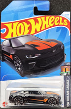 Load image into Gallery viewer, Hot Wheels 2024 '18 Camaro SS Black #32 HW Dream Garage 2/5 New Long Card