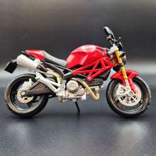 Load image into Gallery viewer, Maisto 2014 Ducati Monster 696 Red 1:12 Die Cast Motorbike