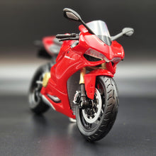 Load image into Gallery viewer, Maisto 2014 Ducati 1199 Panigale Red 1:12 Die Cast Motorbike