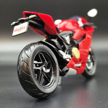Load image into Gallery viewer, Maisto 2014 Ducati 1199 Panigale Red 1:12 Die Cast Motorbike