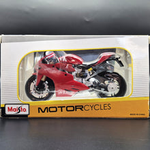 Load image into Gallery viewer, Maisto 2014 Ducati 1199 Panigale Red 1:12 Die Cast Motorbike
