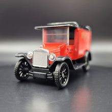 Load image into Gallery viewer, Matchbox 1995 No.4 PMG Ford Model T Red Heritage Transport Series