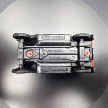 Load image into Gallery viewer, Matchbox 1995 No.4 PMG Ford Model T Red Heritage Transport Series