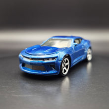 Load image into Gallery viewer, Matchbox 2019 '16 Chevy Camaro Blue #4 Moving Parts Series
