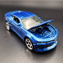 Load image into Gallery viewer, Matchbox 2019 '16 Chevy Camaro Blue #4 Moving Parts Series