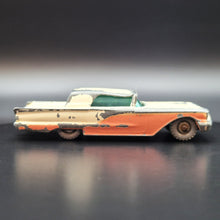 Load image into Gallery viewer, Matchbox Lesney 1960 Ford Thunderbird Cream #75 Matchbox Series