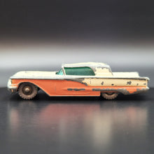 Load image into Gallery viewer, Matchbox Lesney 1960 Ford Thunderbird Cream #75 Matchbox Series
