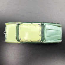 Load image into Gallery viewer, Matchbox Lesney 1961 Austin A55 Cambridge Green #29 Matchbox Series
