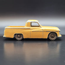 Load image into Gallery viewer, Matchbox Lesney 1958 Commer Pick-up Mk VIII Tan #50 Matchbox Series