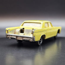Load image into Gallery viewer, Matchbox Lesney 1964 1970 Lincoln Continintal Olive Green #31 Matchbox 1-75 Series - Rare