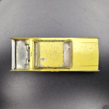 Load image into Gallery viewer, Matchbox Lesney 1964 1970 Lincoln Continintal Olive Green #31 Matchbox 1-75 Series - Rare