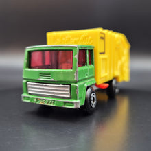 Load image into Gallery viewer, Matchbox 1987 Refuse Truck Green #36 Matchbox 1-75 Superfast