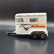 Load image into Gallery viewer, Matchbox 1991 Pony Trailer White #7 Motorcity Set Loose