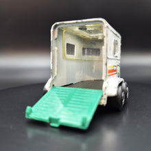 Load image into Gallery viewer, Matchbox 1991 Pony Trailer White #7 Motorcity Set Loose