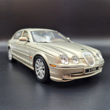 Load image into Gallery viewer, Maisto 1999 Jaguar S-Type #31865 Light Gold 1:18 Die Cast Car