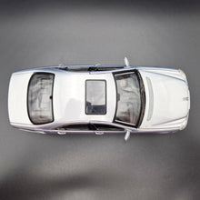 Load image into Gallery viewer, Maisto 1998 2004 Mercedes-Benz S-Class SEL 500 #31855 Silver 1:18 Die Cast Car