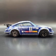 Load image into Gallery viewer, Bburago 1999 Porsche 911 #11 Blue 1:43 Series 4114 Die Cast