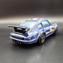 Load image into Gallery viewer, Bburago 1999 Porsche 911 #11 Blue 1:43 Series 4114 Die Cast
