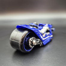 Load image into Gallery viewer, Hot Wheels 2005 Cybertooth Blue Thunder Cycles