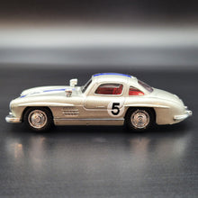 Load image into Gallery viewer, Solido Age D'or 1954 Mercedes 300 SL Coupe Gran Prix Silver #4503 1:43 Die Cast Model
