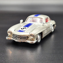 Load image into Gallery viewer, Solido Age D'or 1954 Mercedes 300 SL Coupe Gran Prix Silver #4503 1:43 Die Cast Model