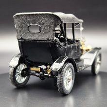 Load image into Gallery viewer, Corgi 1915 Ford Model T Black C863 Corgi Collectors Classics 1:43 Die Cast Model - Boxed