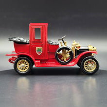 Load image into Gallery viewer, Matchbox 1912 Packard Landaulet Red Models Of Yesteryear 1968 Y11-2